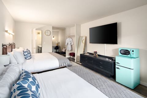 Superior Room, Multiple Beds | Premium bedding, memory foam beds, in-room safe, desk