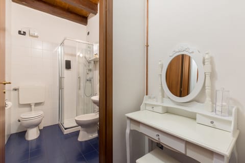 Shower, free toiletries, hair dryer, bathrobes