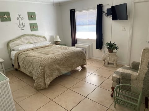 Deluxe Suite, 2 Bedrooms, 2 Bathrooms | Free WiFi, bed sheets