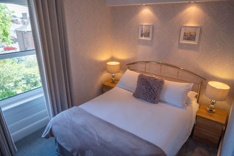 Standard Double Room, Ensuite | Desk, iron/ironing board, free WiFi, bed sheets