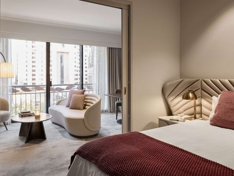 Junior Studio Suite (North Terrace) | Premium bedding, pillowtop beds, minibar, in-room safe