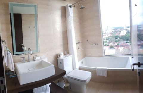 Panoramic Room, 1 King Bed | Bathroom | Free toiletries, hair dryer, towels, soap