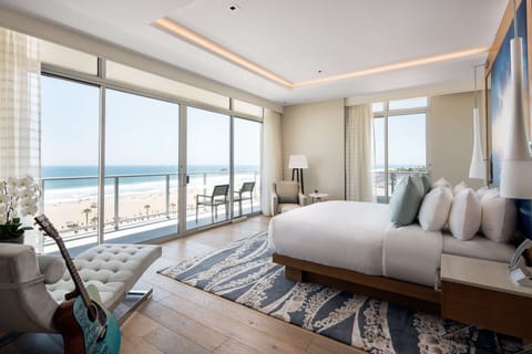 Penthouse, 1 King Bed with Sofa bed (Ocean Front - With Balcony) | Premium bedding, in-room safe, desk, laptop workspace