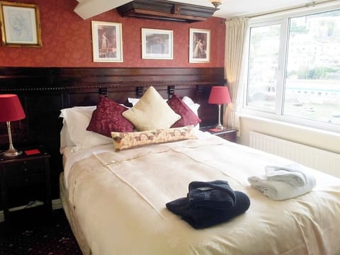 Premier Room, 1 King Bed, Ensuite, River View (Second Floor)