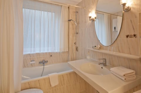 XX Double Room Single Use  | Bathroom | Free toiletries, hair dryer, towels