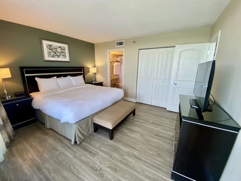 Suite, 1 Bedroom, Non Smoking, Oceanfront (with 2 person Sofa Bed) | Premium bedding, in-room safe, desk, laptop workspace