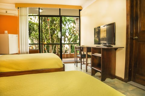 Business Suite, 2 Twin Beds | Minibar, in-room safe, desk, free WiFi