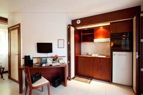 Superior Double Room, 1 King Bed | Egyptian cotton sheets, premium bedding, in-room safe, desk