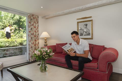 Suite | Premium bedding, memory foam beds, in-room safe, individually decorated