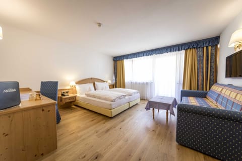 Standard Double Room | Hypo-allergenic bedding, down comforters, minibar, in-room safe