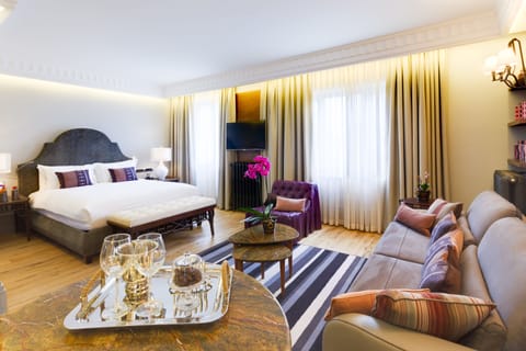 Deluxe Room, City View | Premium bedding, free minibar items, in-room safe