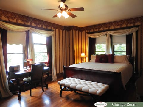 Chicago Room (2nd Floor) | Premium bedding, rollaway beds, free WiFi, bed sheets