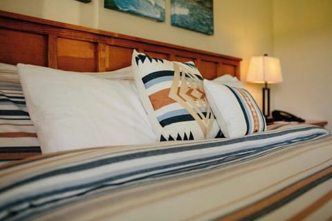 Suite, Living quarters, 1 King Bed with Sofabed, Non Smoking, Balcony | Premium bedding, desk, laptop workspace, blackout drapes