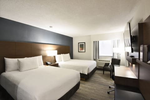 Corporate Floor - Business Queen Room | Premium bedding, pillowtop beds, in-room safe, desk