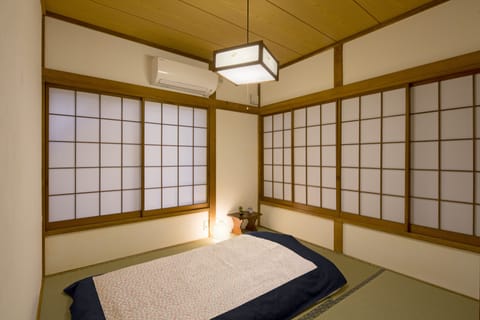 Traditional Single Room, Non Smoking (SAKURA ROOM) | Desk, blackout drapes, free WiFi, bed sheets