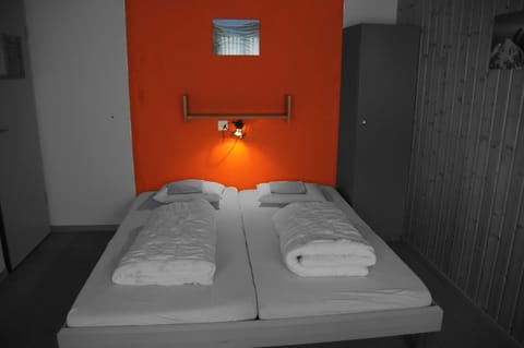 Double Room, Shared Bathroom | Hypo-allergenic bedding, in-room safe, blackout drapes, free WiFi