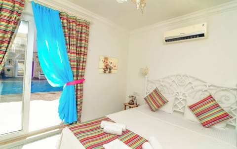 Comfort Double Room, 1 Double Bed, Pool View | Premium bedding, minibar, in-room safe, desk