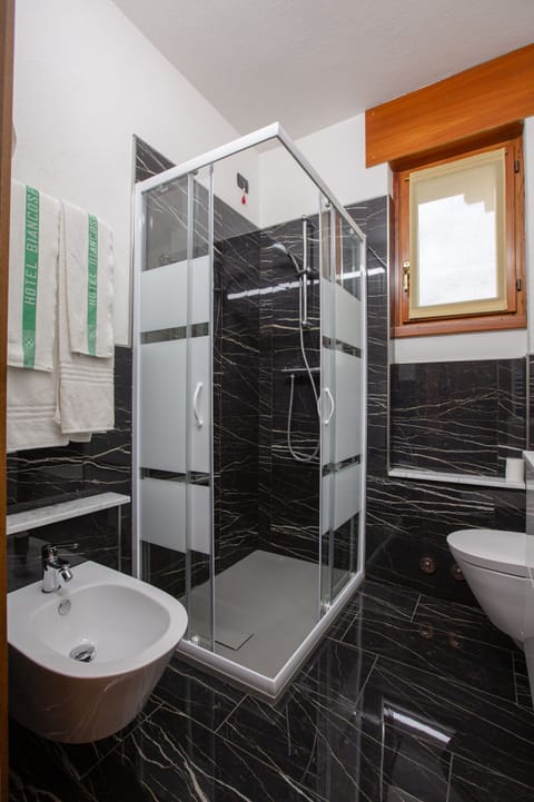 Superior Quadruple Room, Mountain View | Bathroom | Shower, rainfall showerhead, free toiletries, hair dryer