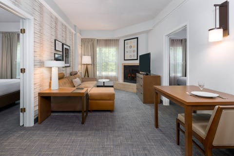 Suite, 2 Bedrooms | Premium bedding, in-room safe, individually furnished, desk