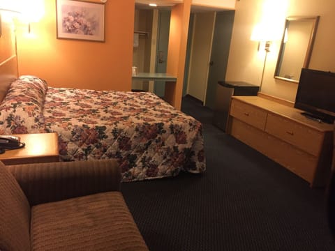 Blackout drapes, iron/ironing board, free WiFi, bed sheets