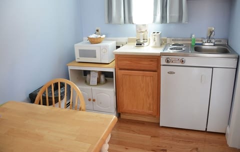 Fridge, microwave, cookware/dishes/utensils