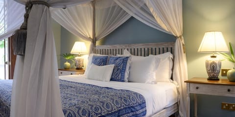 Deluxe Room 1 ( Soundharie) | Egyptian cotton sheets, premium bedding, minibar, in-room safe