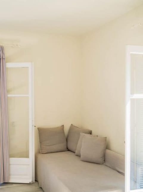 Suite, Sea View | Living area | Flat-screen TV