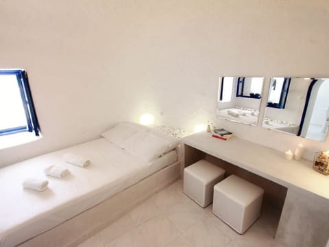 Standard Villa, Ensuite, Sea View (Blu Bianco) | 1 bedroom, in-room safe, soundproofing, iron/ironing board