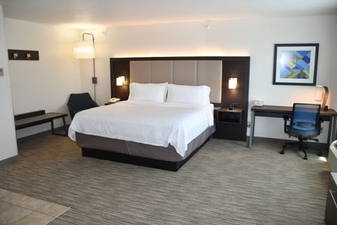 Standard Room, 1 King Bed (Extra Floor Space) | Desk, blackout drapes, iron/ironing board, free WiFi