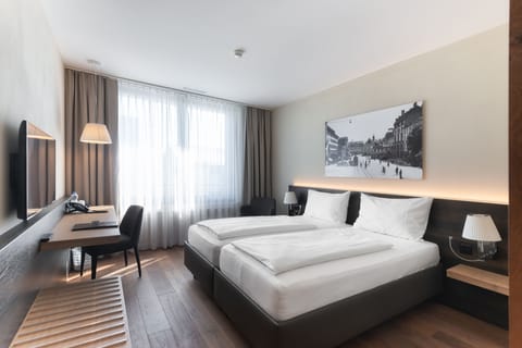 Double Room | Premium bedding, down comforters, in-room safe, desk