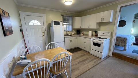 Premier Suite, 2 Bedrooms | Private kitchen | Electric kettle