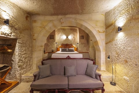 Deluxe Cave Room | Premium bedding, individually decorated, individually furnished, desk