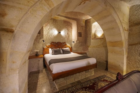 Deluxe Cave Room | Premium bedding, individually decorated, individually furnished, desk