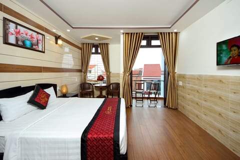 Deluxe Double Room | Hypo-allergenic bedding, minibar, in-room safe, individually furnished