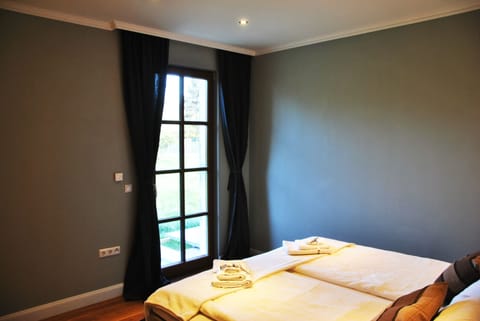 Superior Double Room, 1 Bedroom, Patio, Garden View | 1 bedroom, premium bedding, minibar, desk