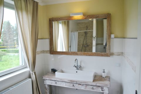 Luxury Apartment, 1 Bedroom, Garden View | Bathroom | Shower, free toiletries, hair dryer, towels