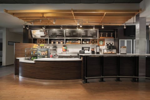 Breakfast and dinner served