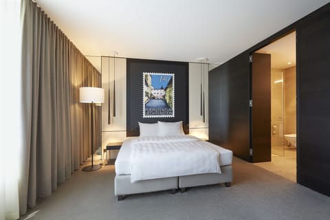 Junior Suite | Premium bedding, in-room safe, desk, laptop workspace