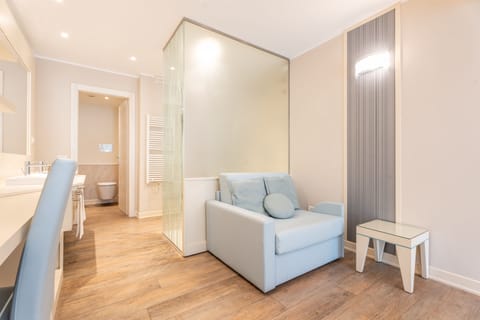 Junior Twin Room, Garden Area | In-room safe, soundproofing, free WiFi, bed sheets