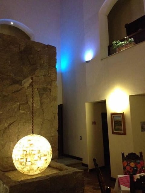 Serves dinner and brunch