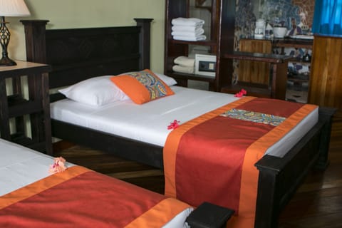 Master Suite | In-room safe, free WiFi, wheelchair access