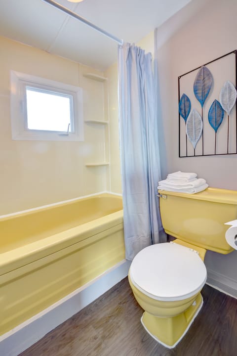 Comfort Room, 2 Double Beds | Bathroom | Combined shower/tub, free toiletries, hair dryer, towels