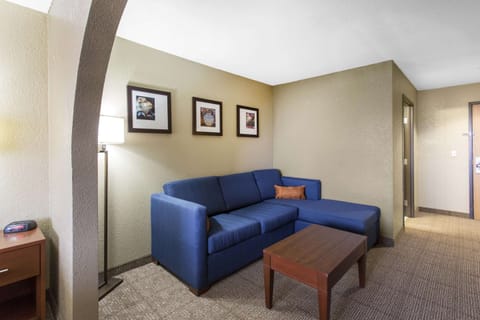 Suite, Non Smoking | Desk, blackout drapes, iron/ironing board, rollaway beds