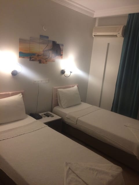 Economy Twin Room, 1 Bedroom, Smoking | Premium bedding, free WiFi