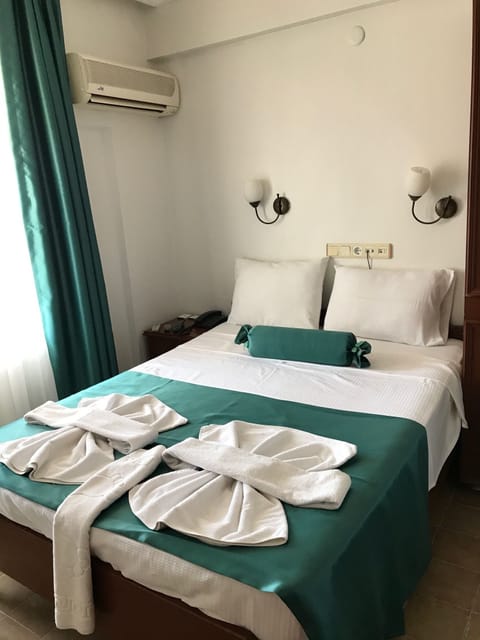 Standard Double Room, 1 Queen Bed, Smoking, Sea View | Premium bedding, free WiFi