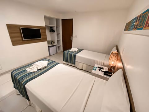 Standard Twin Room, 2 Twin Beds | Minibar, in-room safe, desk, free WiFi