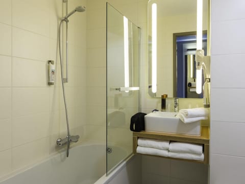 Superior Room, 1 Double or 2 Twin Beds | Desk, soundproofing, iron/ironing board, free cribs/infant beds