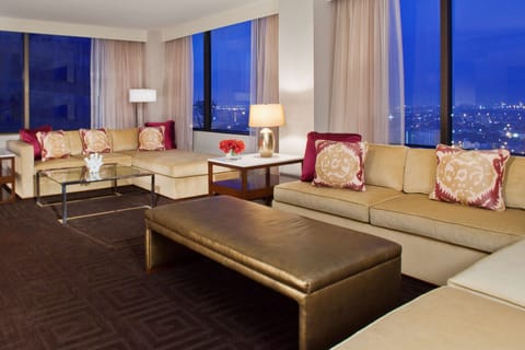 Superior Suite | Premium bedding, pillowtop beds, in-room safe, desk