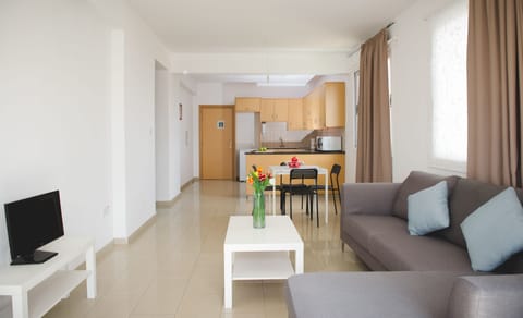 Apartment, 2 Bedrooms, Balcony | Private kitchen | Mini-fridge, microwave, oven, stovetop