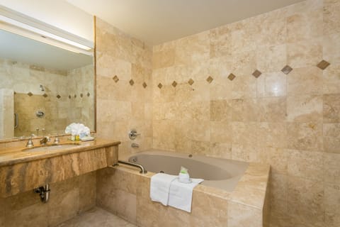 Superior Room, 1 King Bed, Balcony, Ocean View | Bathroom | Combined shower/tub, hydromassage showerhead, hair dryer, towels